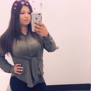 Meet your Posher, Carolina